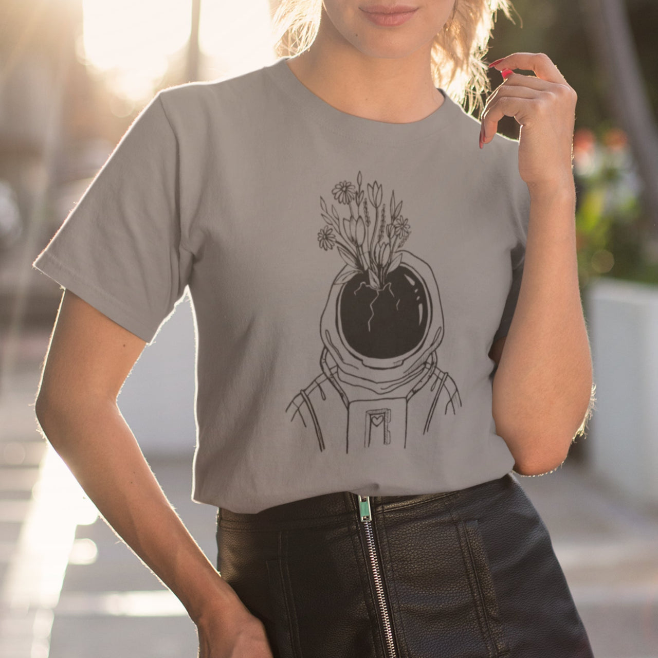 Hall Melange UNISEX T-särk Kosmonaut lilledega