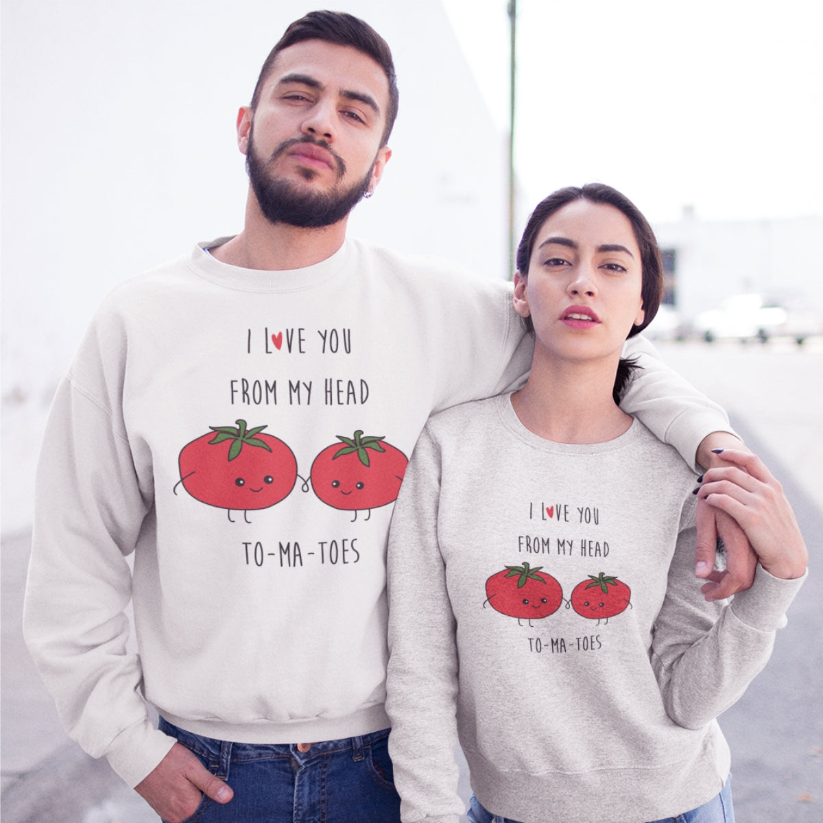 Valged kapuutsita dressipluusid paaridele „Tomatid“