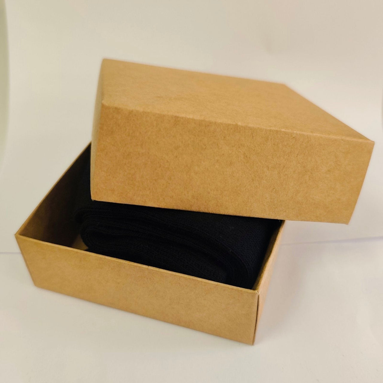 Mustad sokid "Värviline Papa"