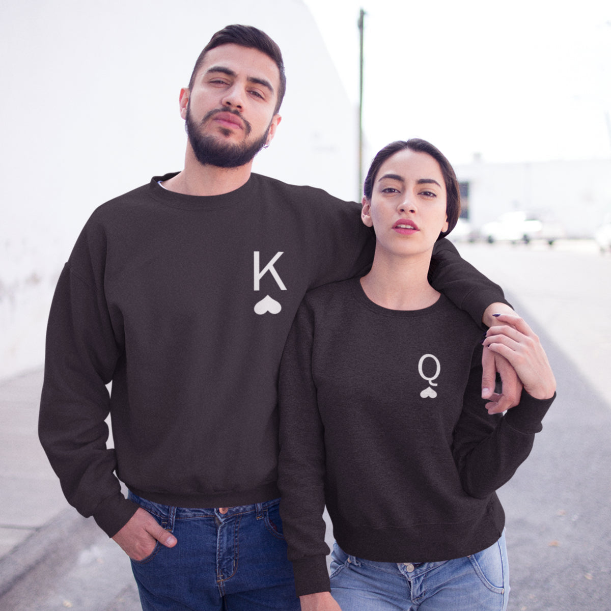 Mustad kapuutsita dressipluusid paaridele „Veini kuningad“